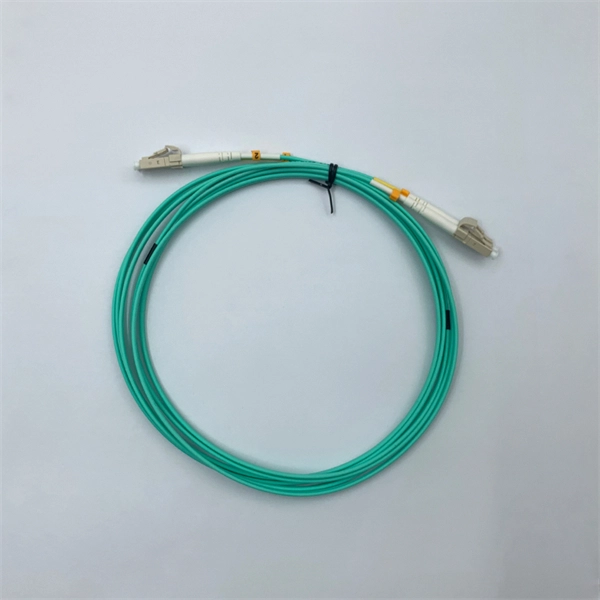 Fiber Optic One-to-One Connector